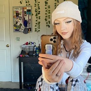 Meet your Posher, Emma